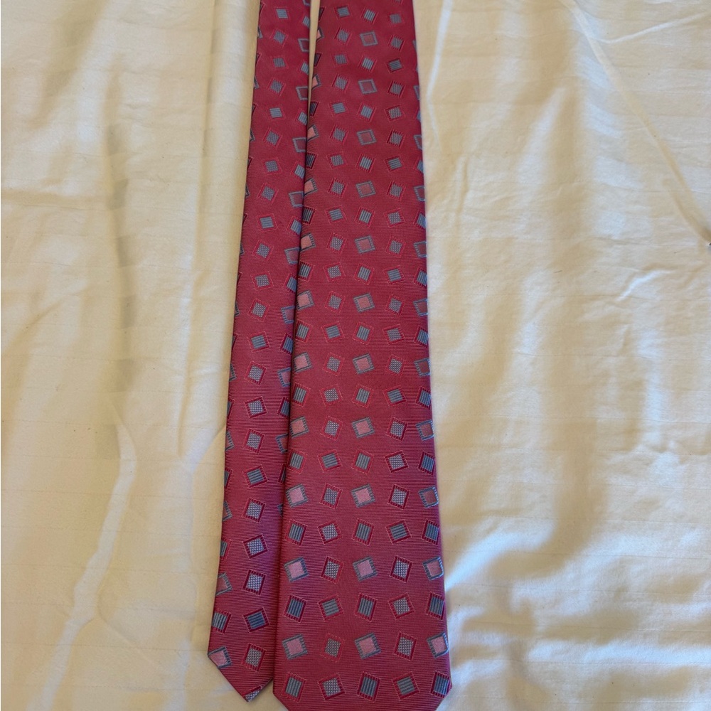 David Donahue Burgundy Silk Tie with Blue Geometric Motif